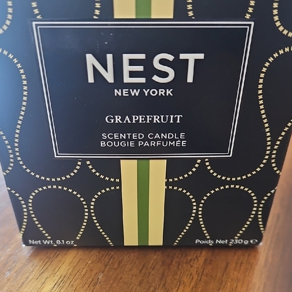 Nest Grapefruit Scented Candle - Cream - Picture 4 of 6